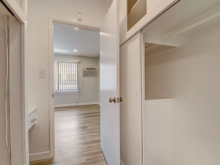 7044 Lanewood Ave — Photo 9