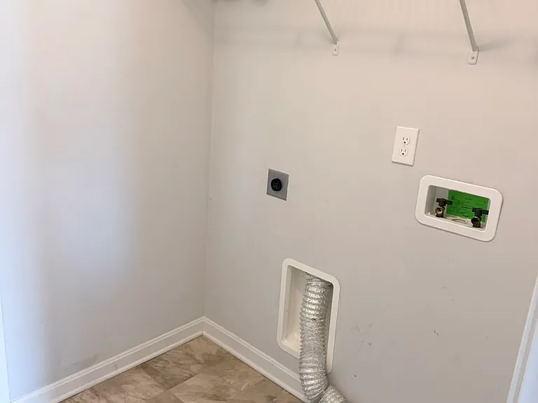 1018 Autumn Crest Ln — Photo 29