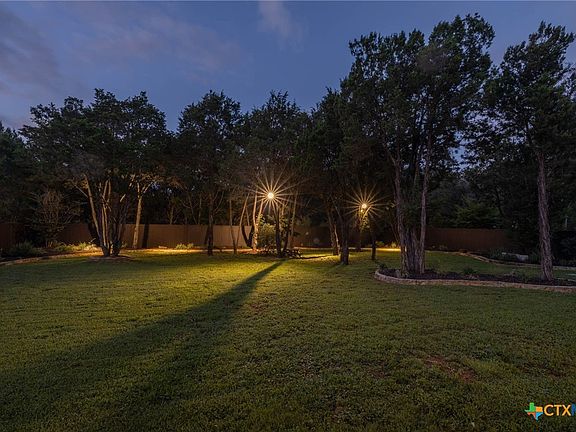 4th image of 965 Woodland Oaks