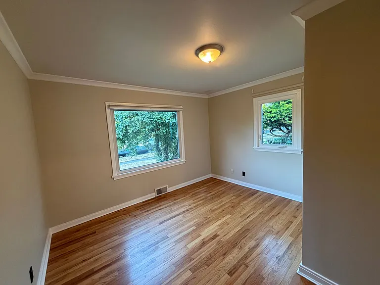 924 N Union Ave — Photo 7