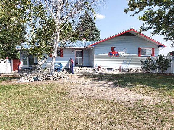 4th image of 5520 Main St
