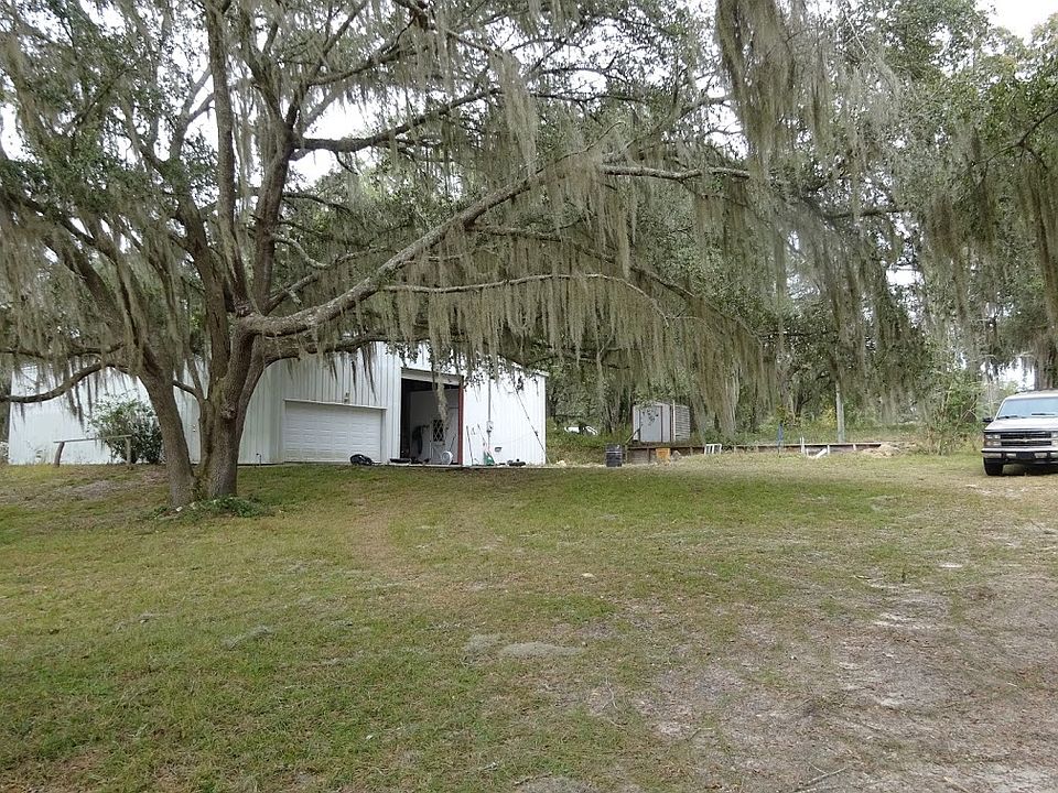 1st image of 423 NW Armadillo Ln