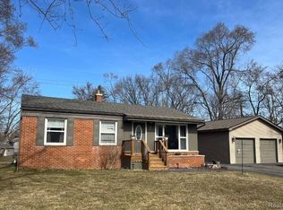 4770 Ross Dr, Waterford, MI 48328