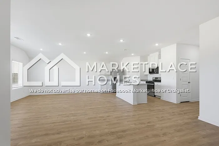 3040 Laredo Ln — Photo 5