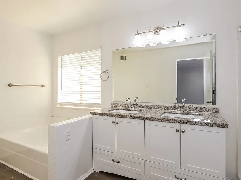1635 E Apollo Rd — Photo 12