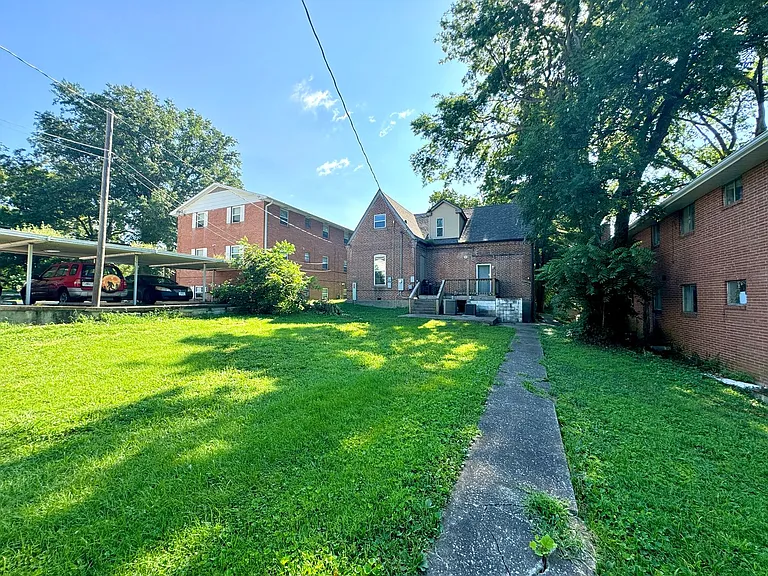 337 N Ellis St — Photo 34