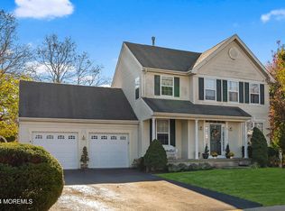 9 Dayna Ct, Howell, NJ 07731
