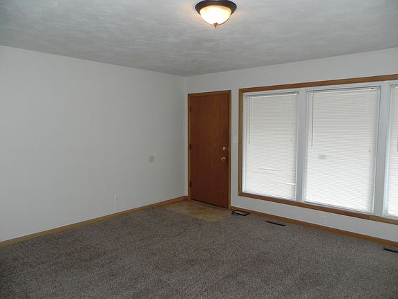 4th image of 10609 Eastern Ave