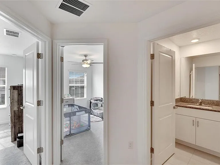 14444 Editors Note St — Photo 28