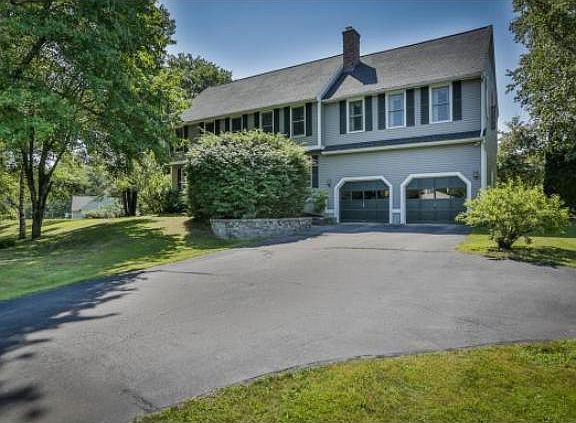 2nd image of 4 Moulton Dr