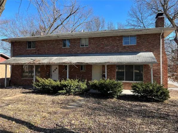 19 Englewood Dr, Belleville, IL 62226