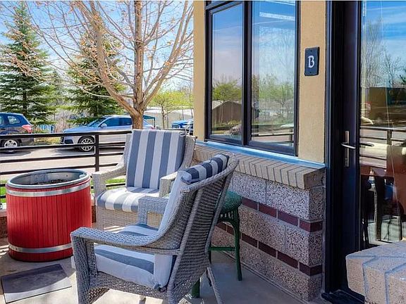 4th image of 1380 Rosewood Ave #9B