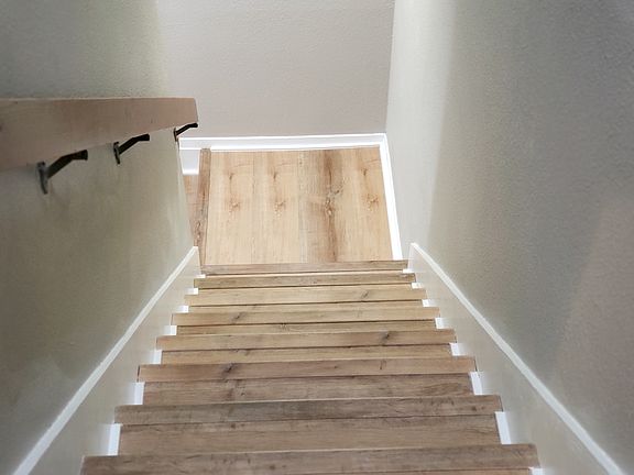 5th image of 2403 Emerald Lake Dr APT 2