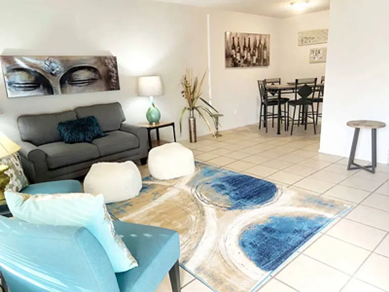 Tradewinds Villas — Photo 3