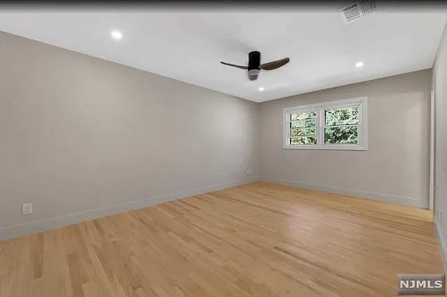 22 Greentree Ter — Photo 17