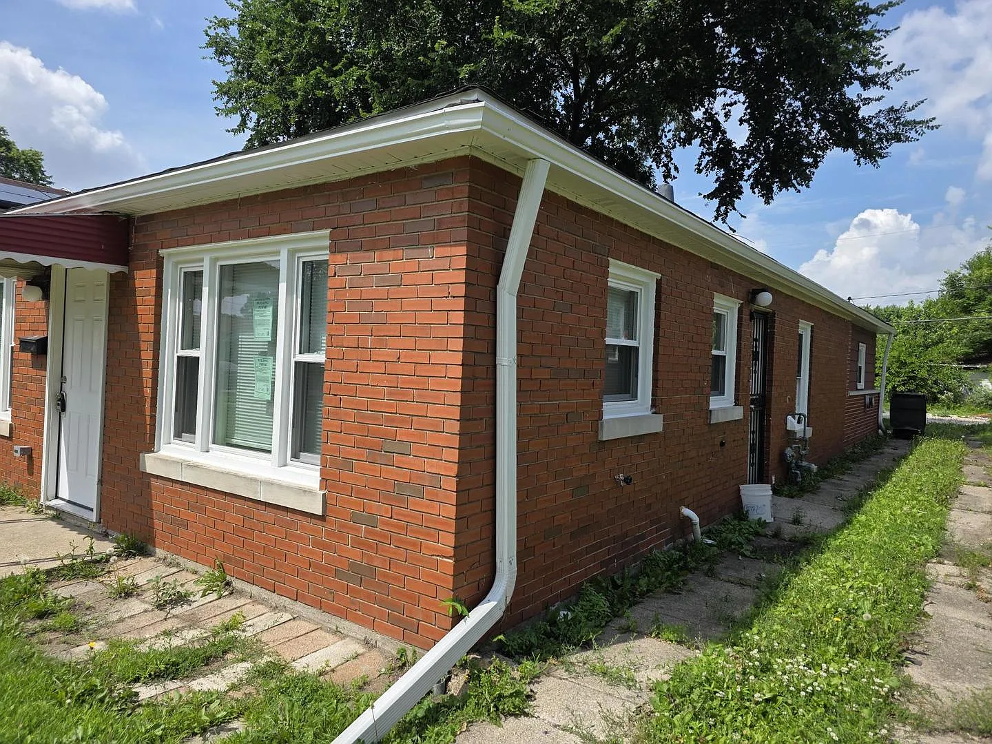 3 bed, 1420 sqft, $2,500 — Photo 2