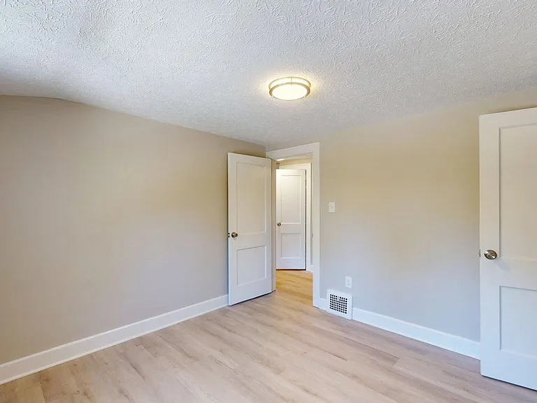 4528 Rainbow Rd — Photo 39