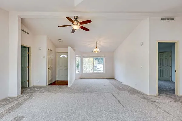 2194 Victoria Ave — Photo 6