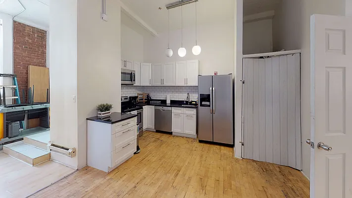 Rented by Flatiron Real Estate Advisors LLC | media 22
