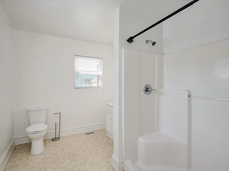 1606 Broad St — Photo 12