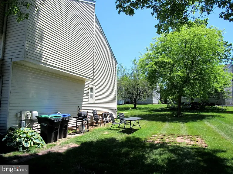 244 Florence Dr — Photo 4