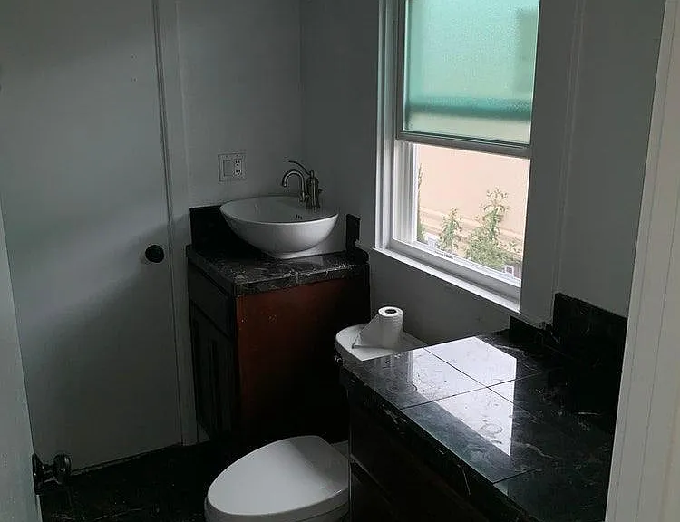 3146 2nd Ave #UPSTAIRS — Photo 18