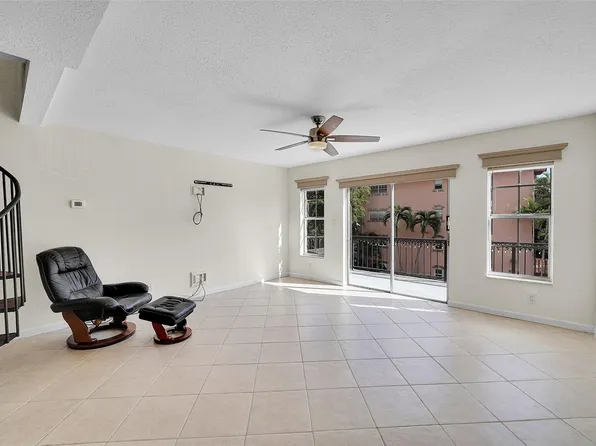 650 Tennis Club Drive #305, Fort Lauderdale, FL 33311