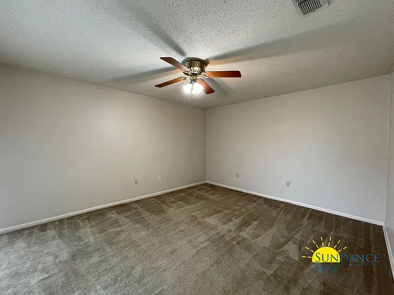 11 Oak Ln — Photo 12