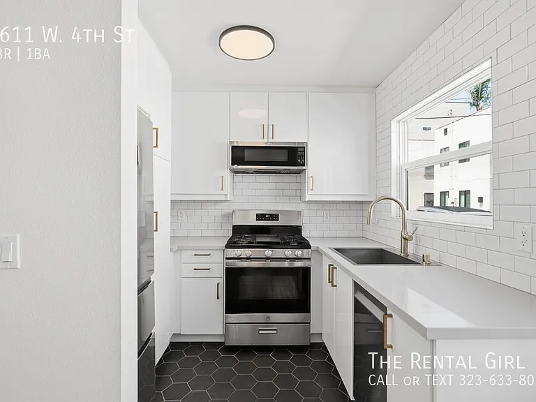 3611 W 4th St — Photo 7
