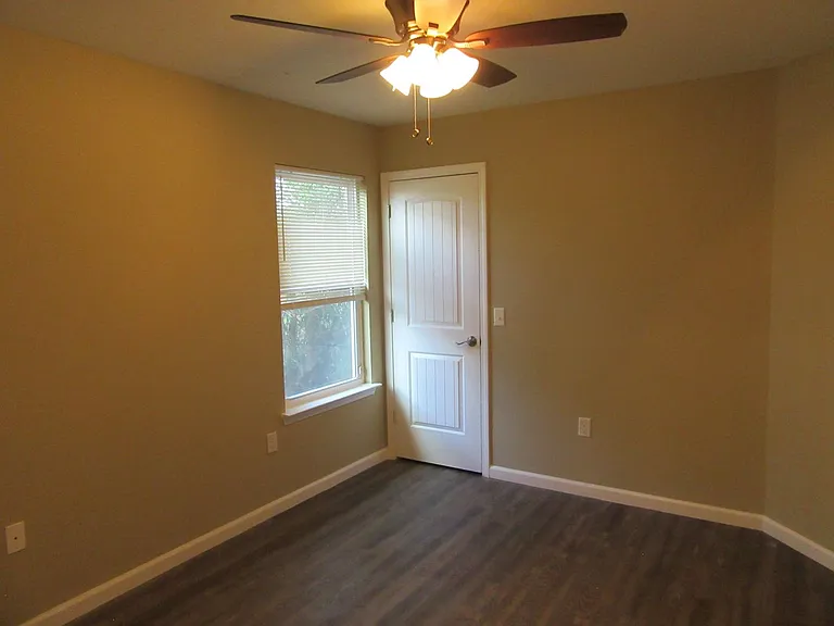 1517 Delaware Ave — Photo 34