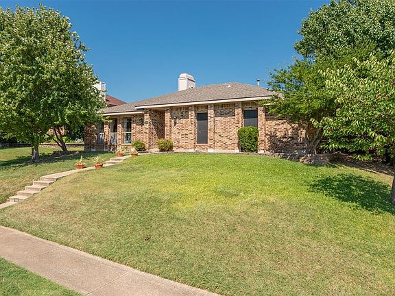 2nd image of 3100 Cambridgeshire Dr
