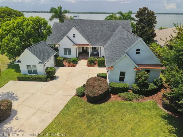 768 Sunset Pointe Dr, Lake Placid, FL 33852