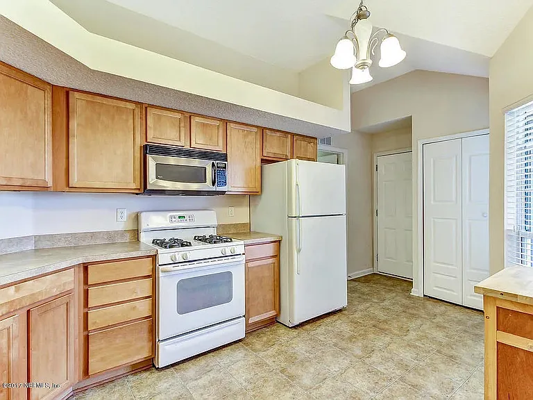 6123 Fillyside Trl — Photo 8