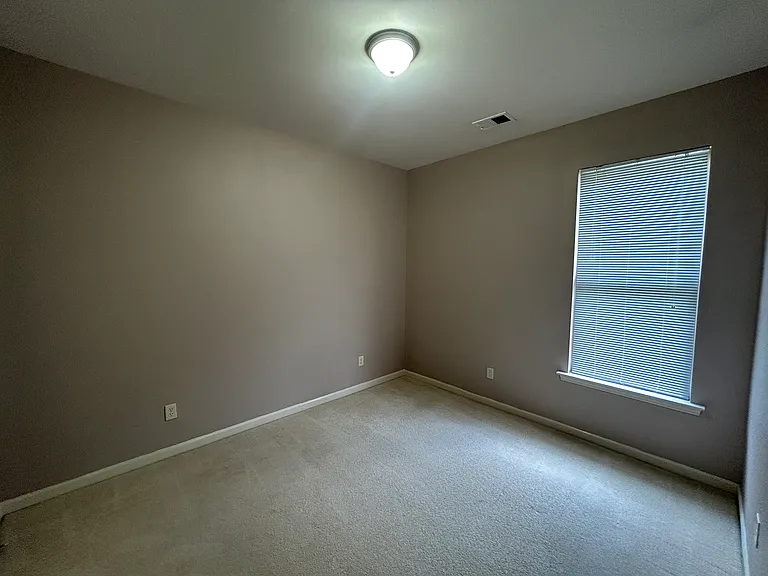 1108 Washington Dr — Photo 4