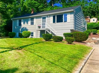 891 Lakeside Rd, Southbury, CT 06488