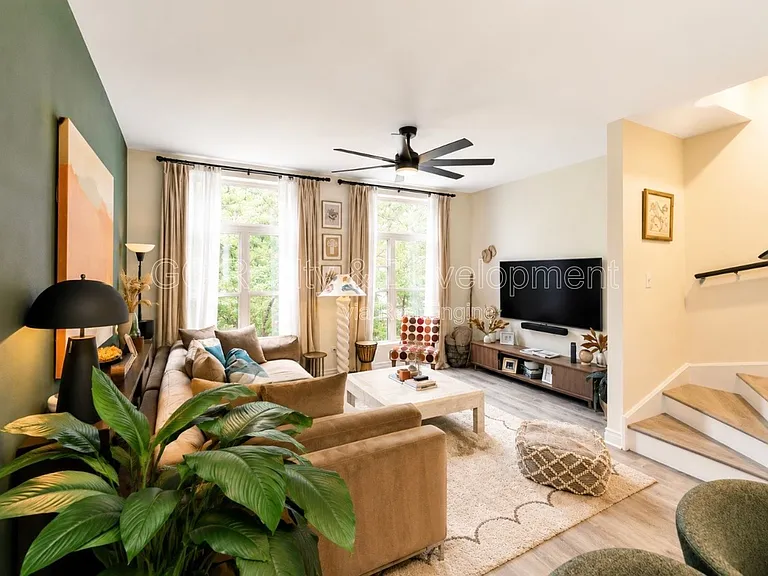 2503 S Calumet Ave — Photo 13