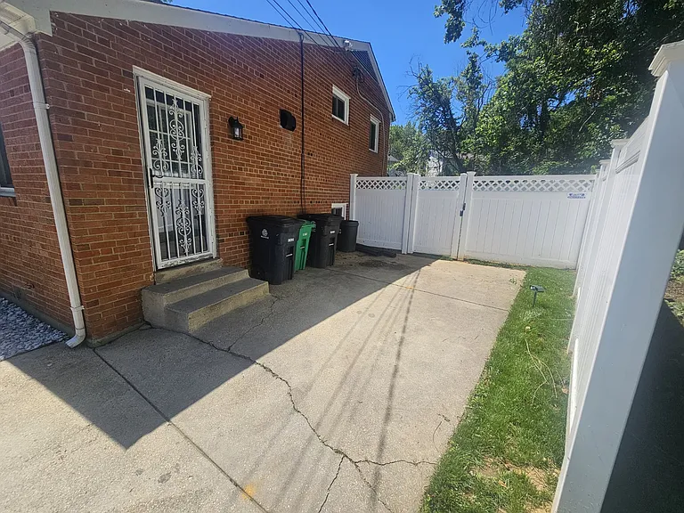 7413 Dominion Dr — Photo 30