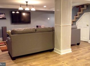 6 Pickwick Ln, Newtown Square, PA 19073