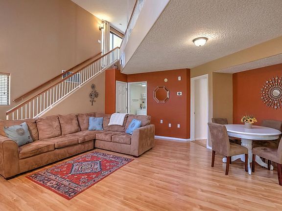 3rd image of 10005 Del Chaparral Ct NE