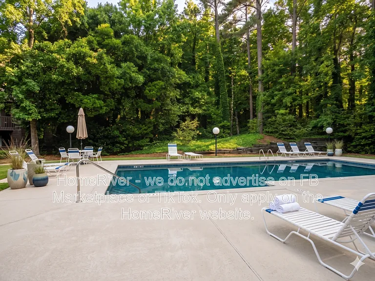 129 Warm Springs Cir — Photo 16