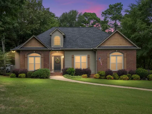 1752 King James Dr, Alabaster, AL 35007