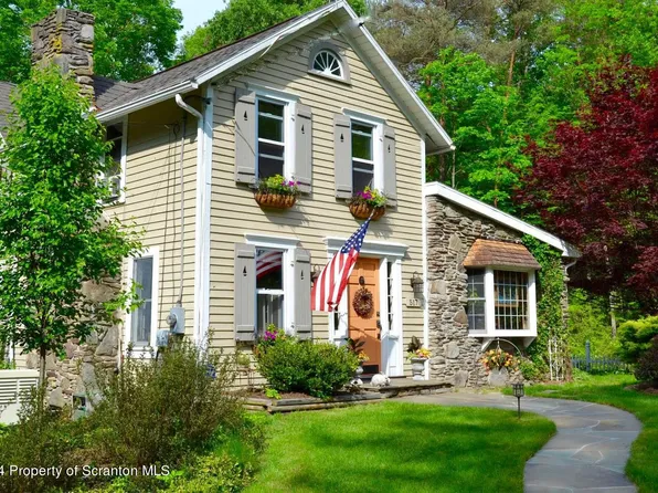 517 Clinton St, Waverly, PA 18471