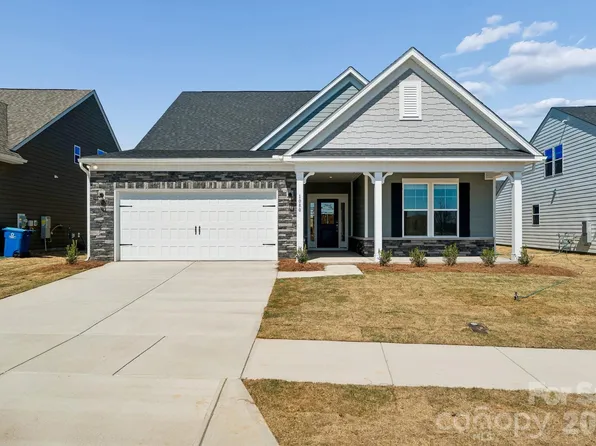 1080 Arundle Rd, Sherrills Ford, NC 28673