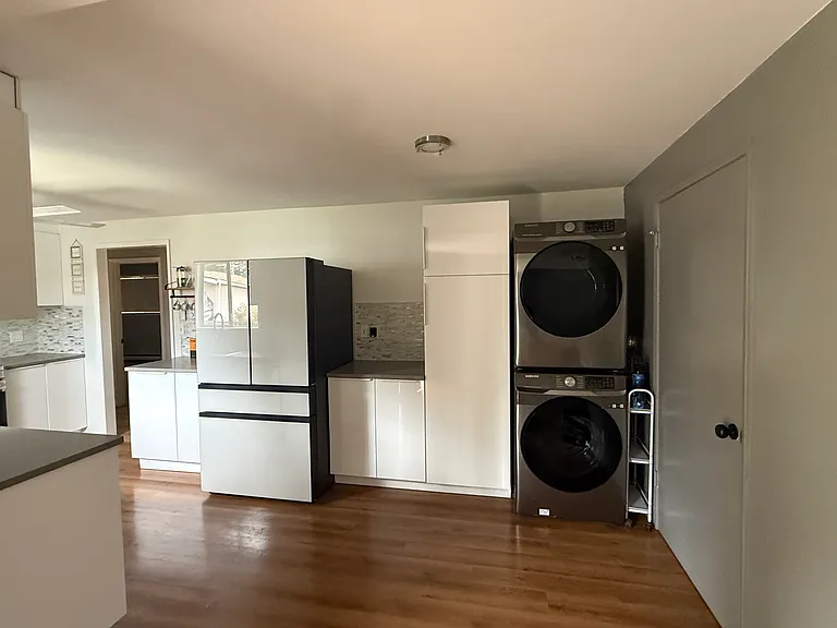 4515 NE 17th Pl — Photo 5