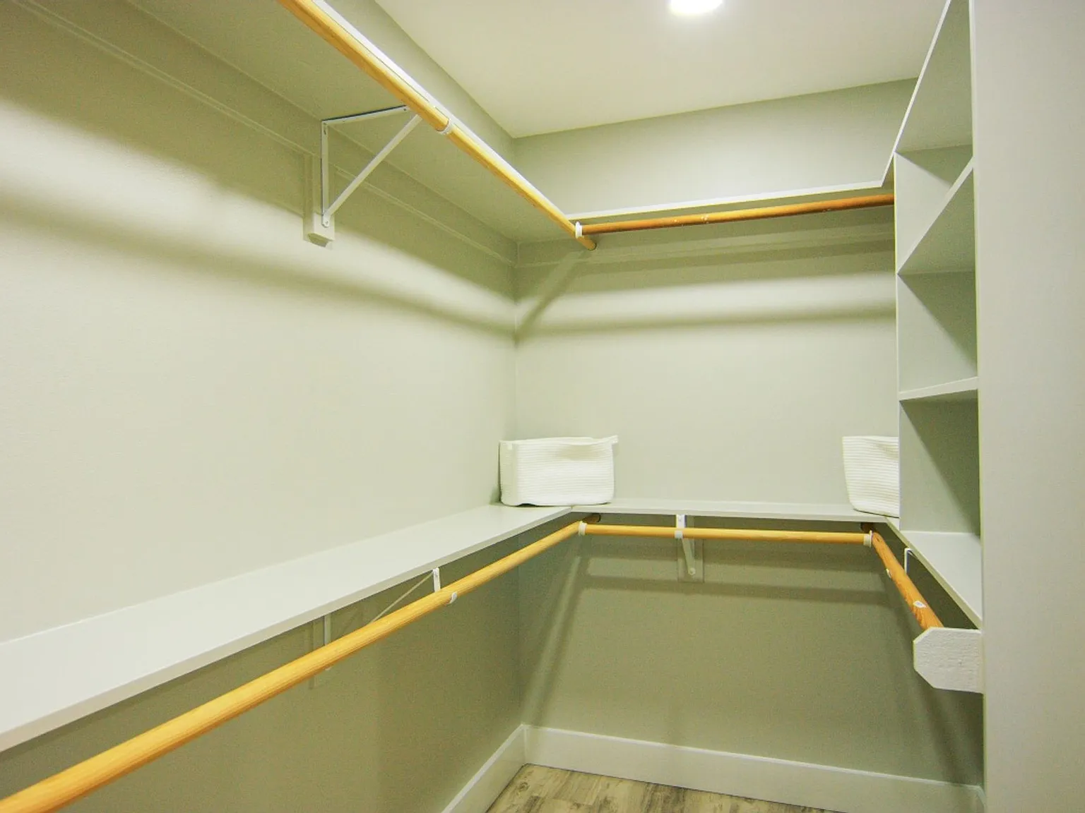 New modern studio with one bath — Photo 2