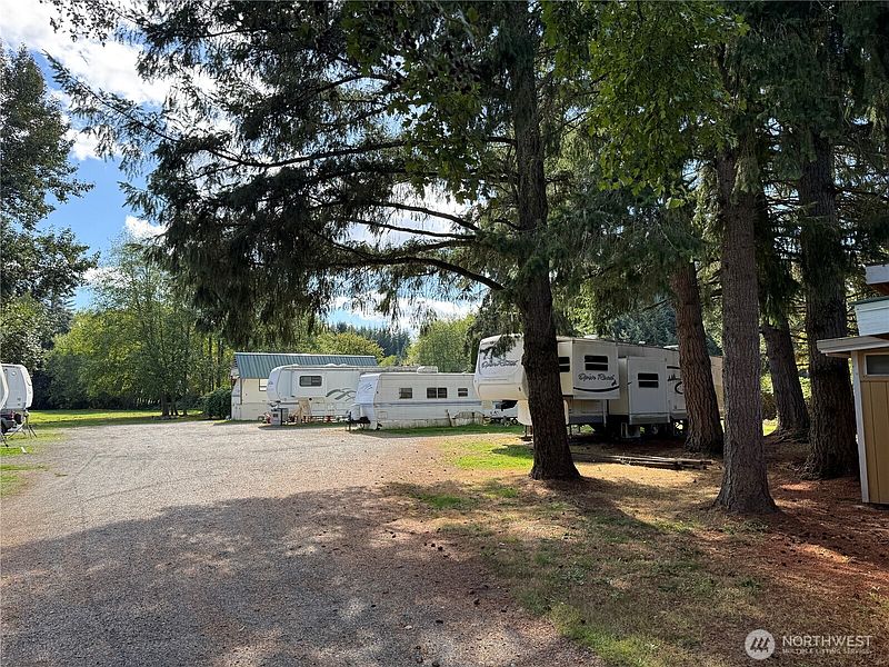 3rd image of 4004 Wiggins Road SE