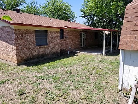 3rd image of 1207 SE 21st St