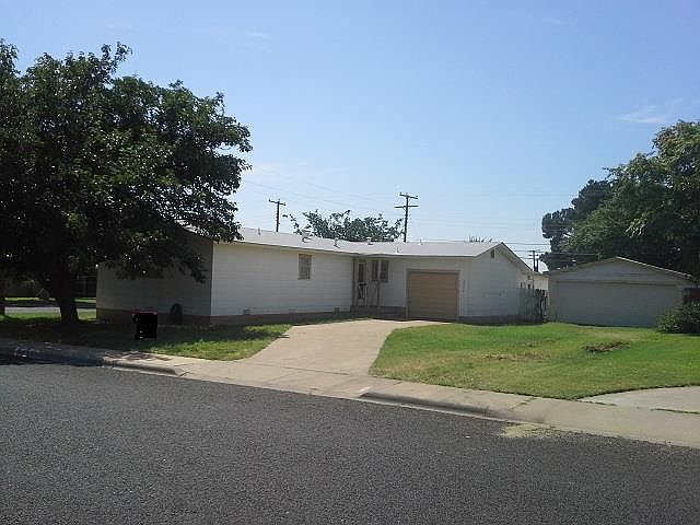 1st image of 2438 Beechwood St