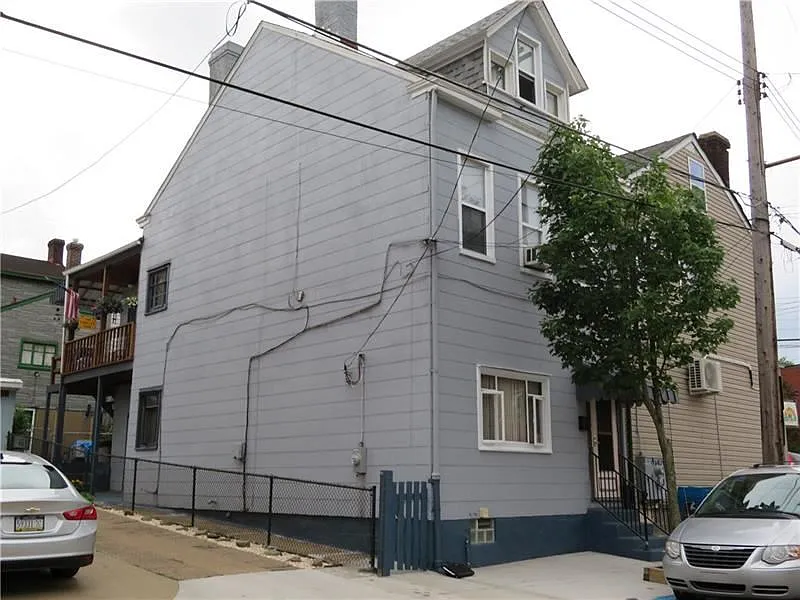5204 Holmes St photo 1