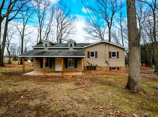 8747 School House Ln, Coopersburg, PA 18036